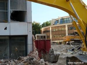Sloop panden Bouwcentrum in volle gang t.b.v. First Rotterdam