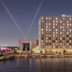 Ibis Style hotel en Pathé bioscoop Ahoy
